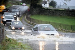 Kto ponosi odpowiedzialność za zalanie samochodu?