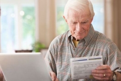 Emeryci będą musieli zdecydować - pensja czy emerytura?
